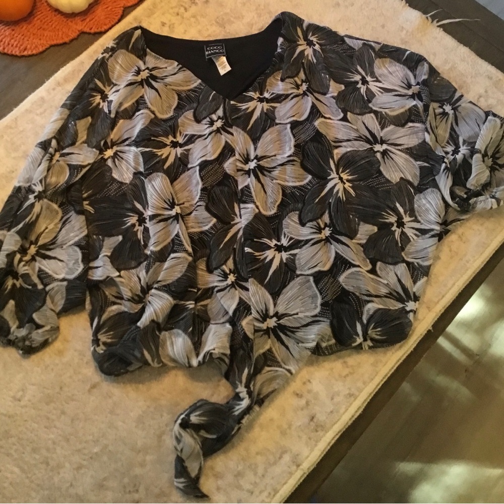 Coco Bianco Black and White Patterned Top Size Medium